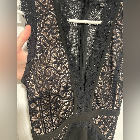 Entry - Lace Dress - Picture 2 of 5